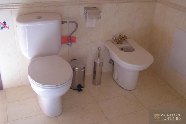 web_27 bathroom 3.jpg